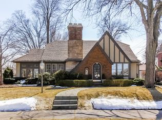 28 W 25th St, Holland, MI 49423