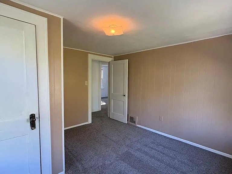 844 Lawton St — Photo 12