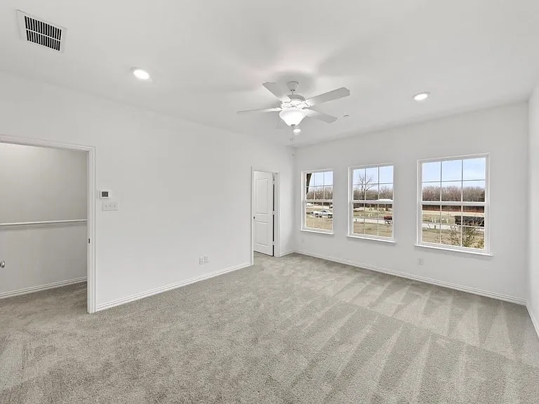 1064 Old Rosebud Dr — Photo 5