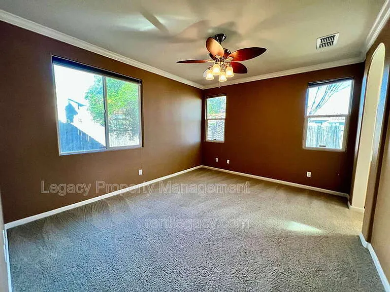 1843 Dawnelle Way — Photo 8