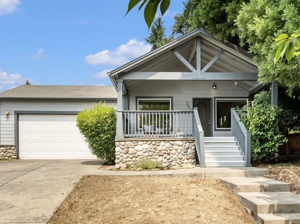 13815 SE Steele St, Portland, OR 97236