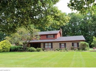 9910 Whitewood Rd, Brecksville, OH 44141