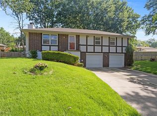 1918 NE Grant Cir, Blue Springs, MO 64014