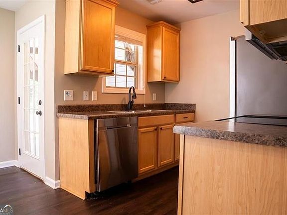 4th image of 108 Rand Way