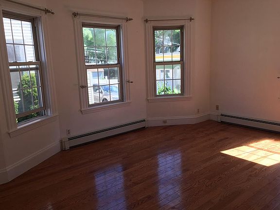 5th image of 21 Dudley St #1