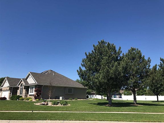 2nd image of 4404 Country Club Ln