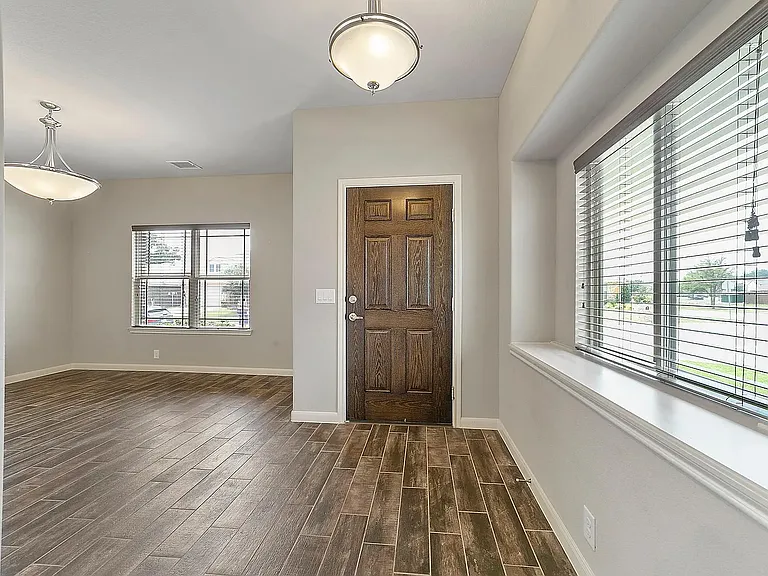 485 Harding Ln — Photo 12