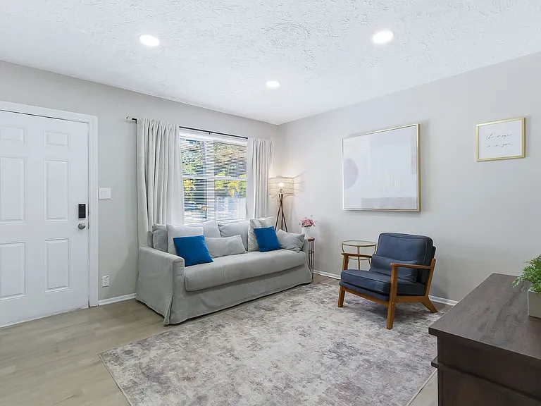 305 N Conrad Ave — Photo 7