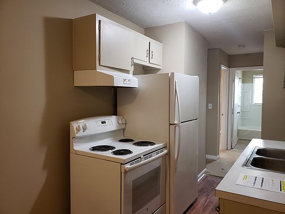 2nd image of 1820 Augusta Dr APT 5