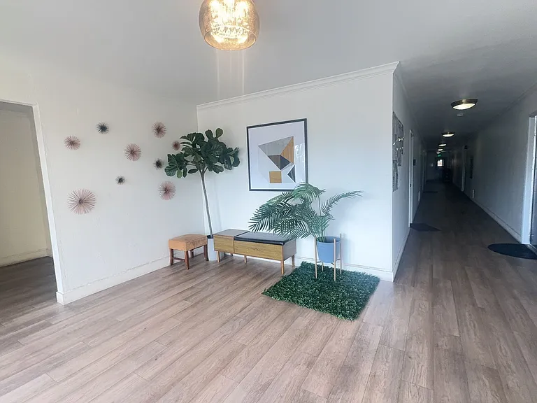 351 Lester Ave — Photo 10