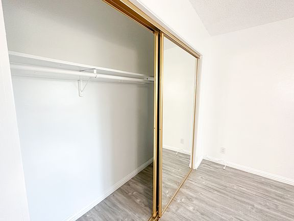 5th image of 8619 Belford Ave #9B