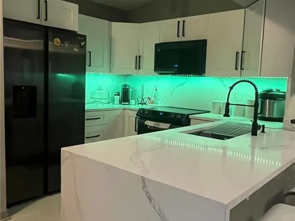 8274 Key Royal Cir APT 1033, Naples, FL 34119