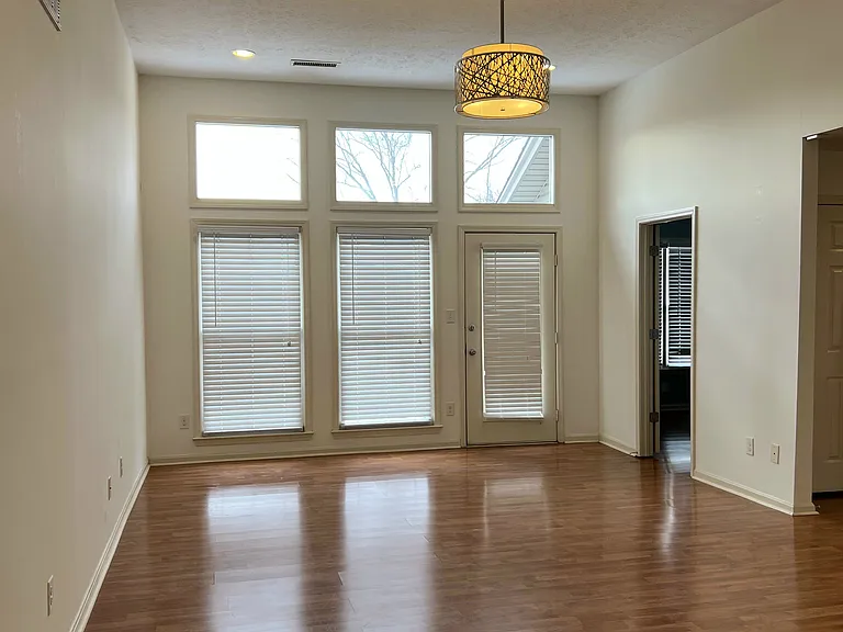 4710 Sunny Meadow Ct — Photo 9