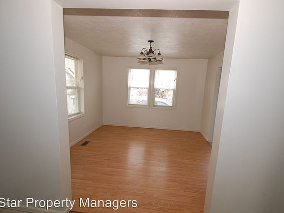 3rd image of 126 Cottage Ct