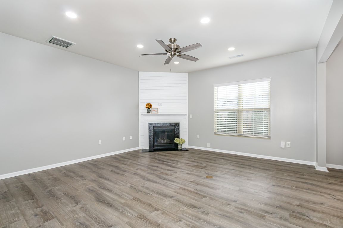 next background image