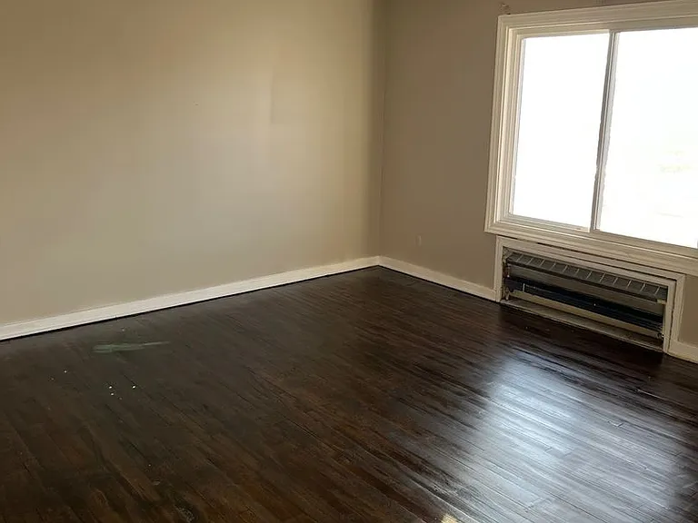 20934 Van Dyke Ave #3 — Photo 2