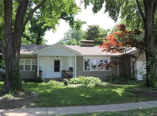 810 S 74th St, Belleville, IL