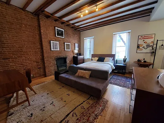 Rented by Oxford Property Group | media 11