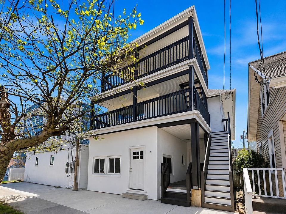 1st image of 233 E Juniper Ave #4