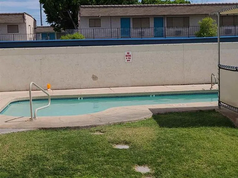 953 W Cortez Ln — Photo 12