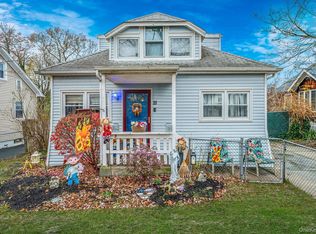 21 S Summit Avenue, Patchogue, NY 11772