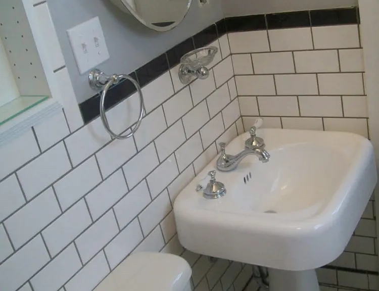 antique pedestal sink