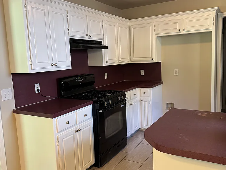 223 N Valley Dr — Photo 22