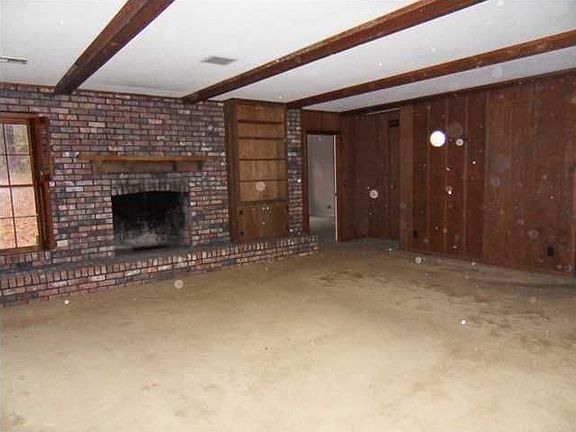 4th image of 4100 Cloverdale Ests