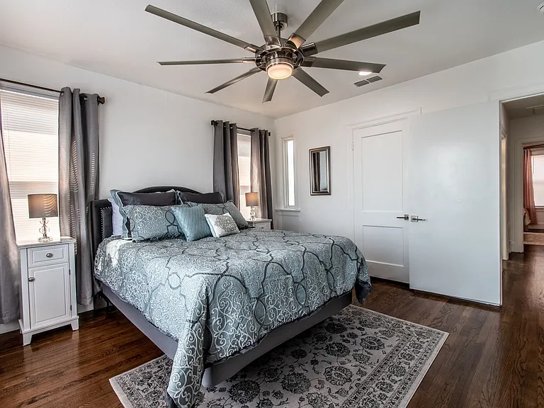 1117 Ocean Dr E #A — Photo 44