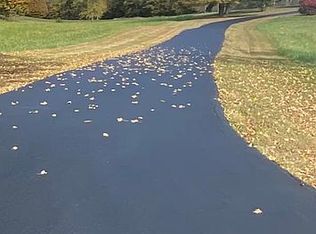 12870 Irvine Rd, Winchester, KY 40391