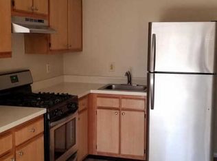 902 Lindsley Ct, Burlington, NJ 08016