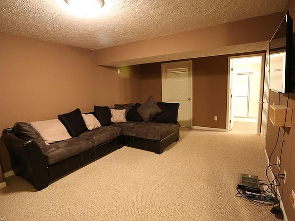 5th image of 662 Sweetnut Ct