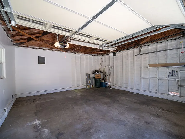 1007 Monterey Rd — Photo 31