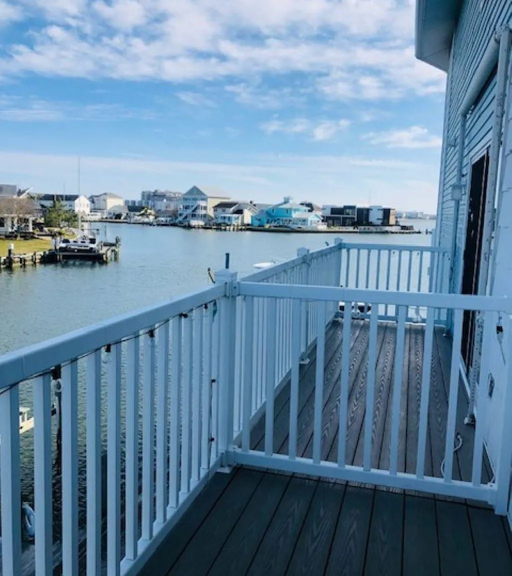 2 bed, 2.5 bath, 1100 sqft, $1,800 — Photo 1