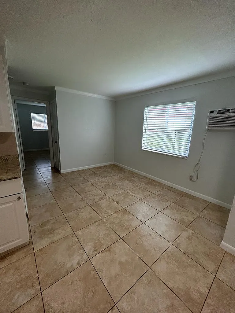 2 bed, 1.0 bath, 780 sqft, $1,760 — Photo 4