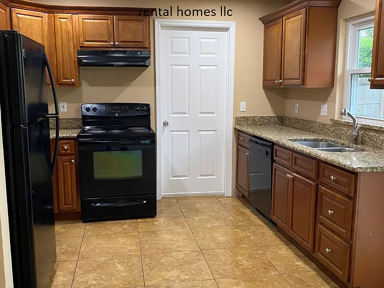 141 Clyde Ave #141 — Photo 9