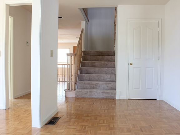4th image of 10132 Berkshire Ct