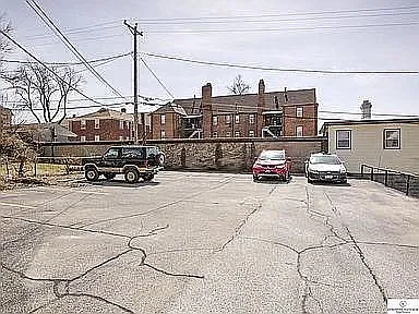 4915 Davenport St #6 — Photo 9