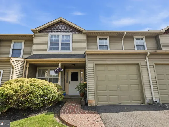 30 S Timber Rd, Holland, PA 18966