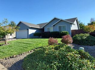 469 SE Oakbriar Ave, Roseburg, OR 97470