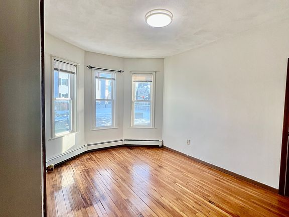 2nd image of 417-419 Ferry St #2