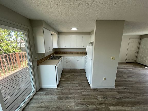 4th image of 1350-1368 Alberta Ave E #1358