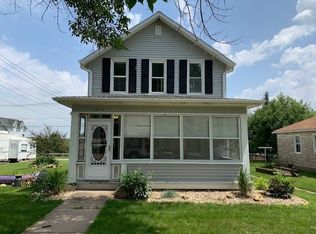 3031 Roosevelt St, Clinton, IA 52732