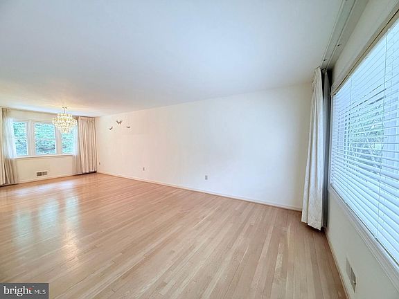 5th image of 2214 Musgrove Rd