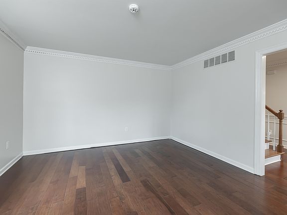 5th image of 8441 Dogwood Rd