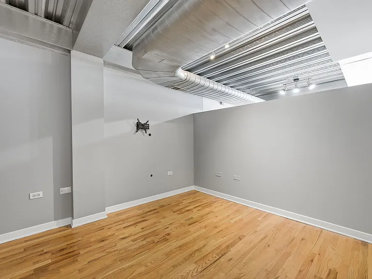 1910 S Indiana Ave #518 — Photo 10