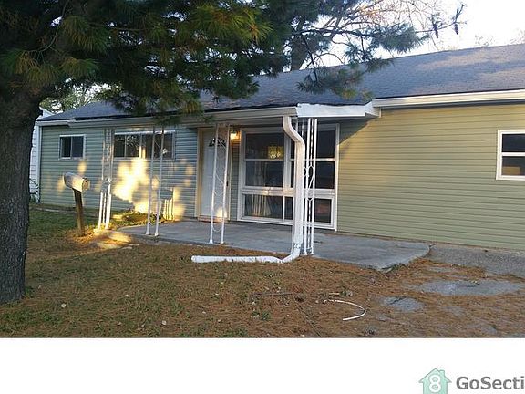 2nd image of 4807 N Kenyon Dr