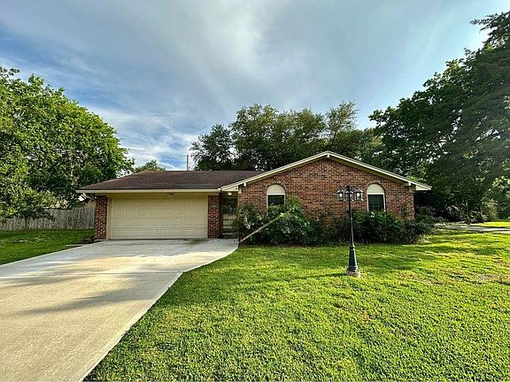 2nd image of 13609 Hackberry Manor Drive