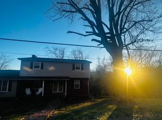 17 Redbud Dr, Clarksburg, WV 26301