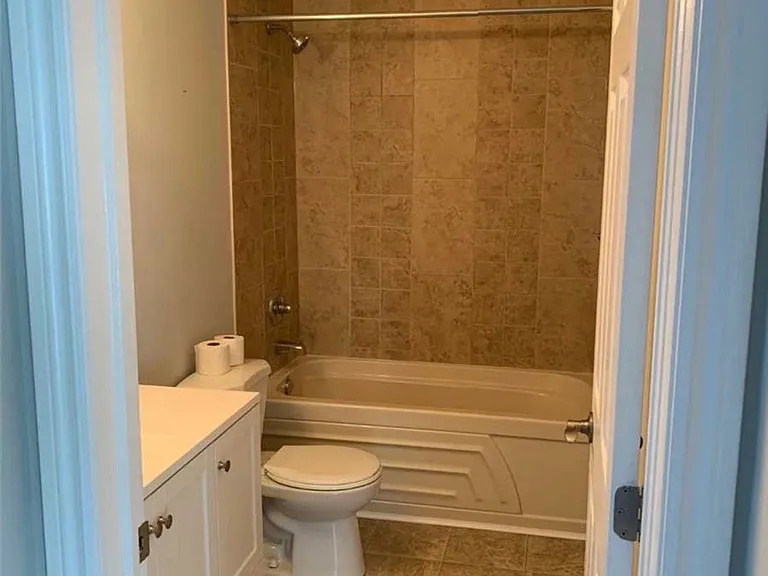 829 Farmstead Dr — Photo 10